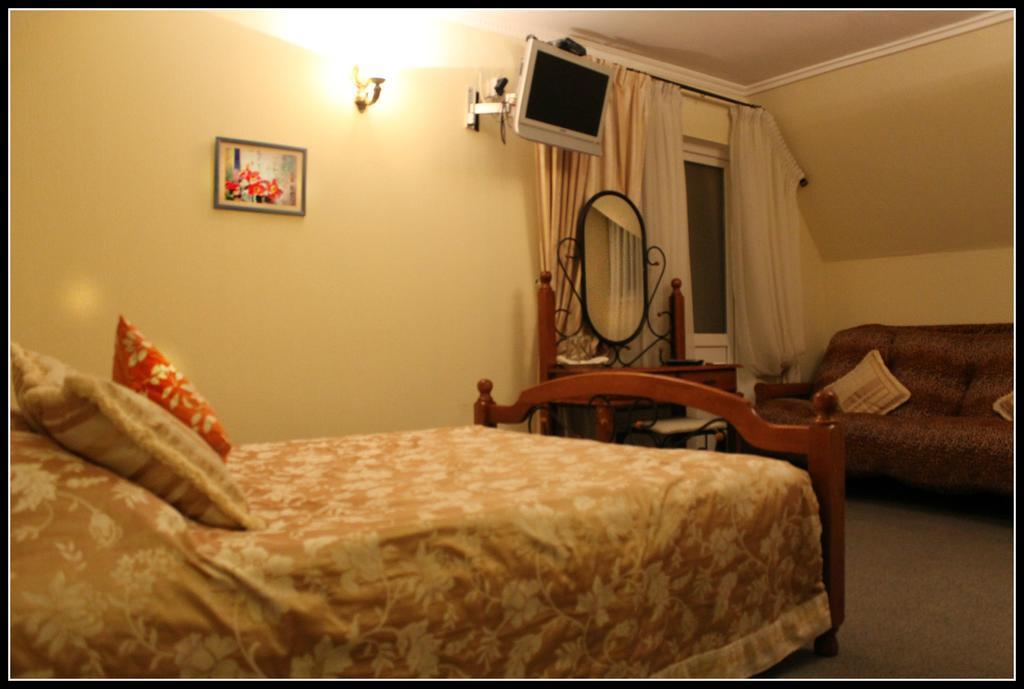 Edem Hotel チュビンスキ エクステリア 写真